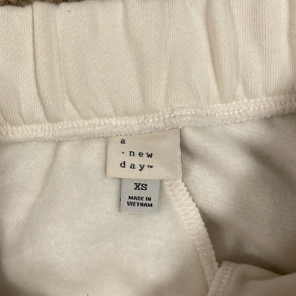 White High Waisted Joggers - Picture 5 of 5